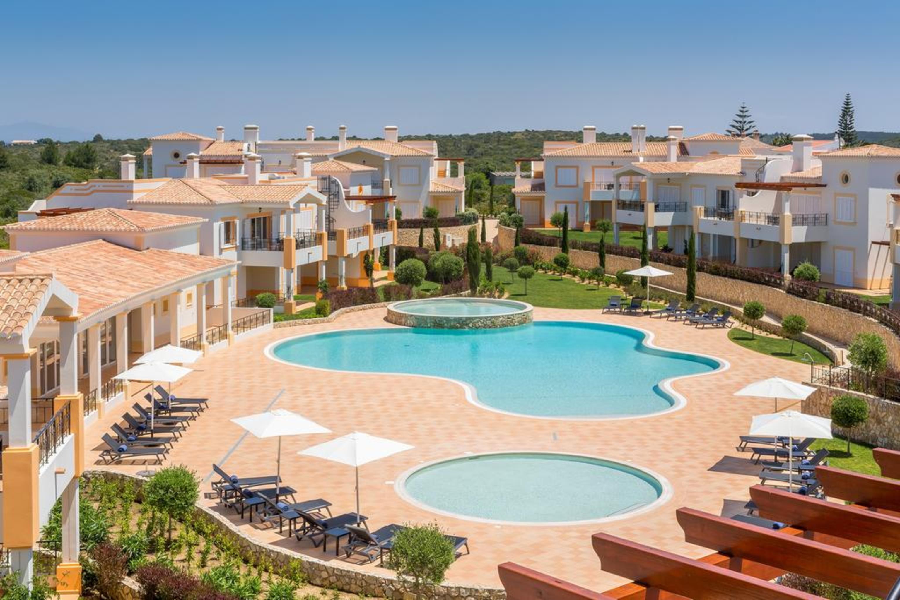 Nau Salema Beach Village Exterior photo