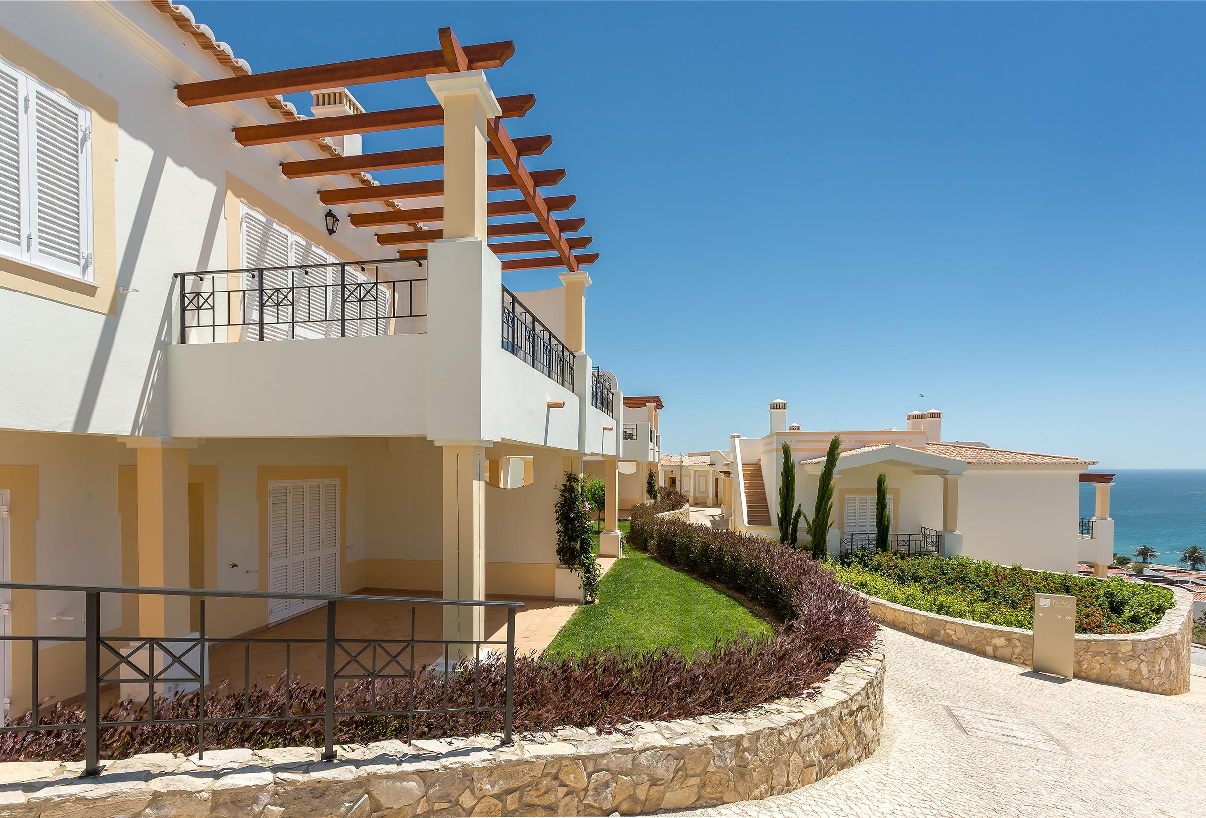 Nau Salema Beach Village Exterior photo