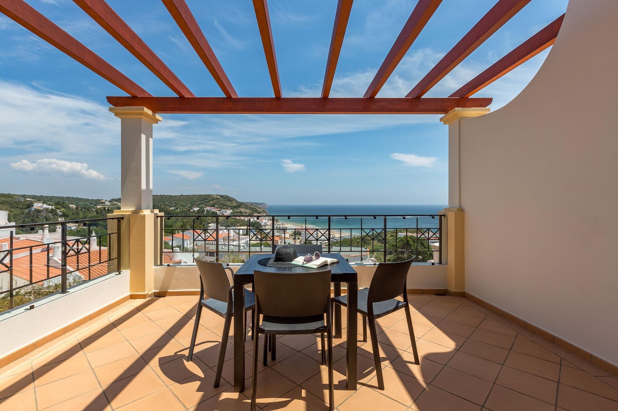 Nau Salema Beach Village Exterior photo