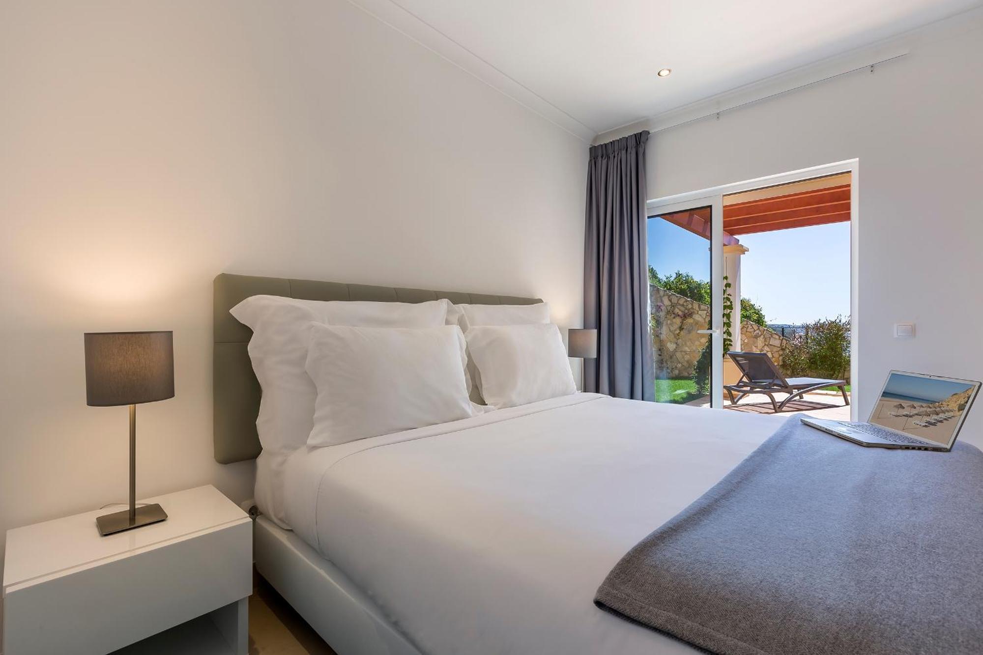 Nau Salema Beach Village Room photo