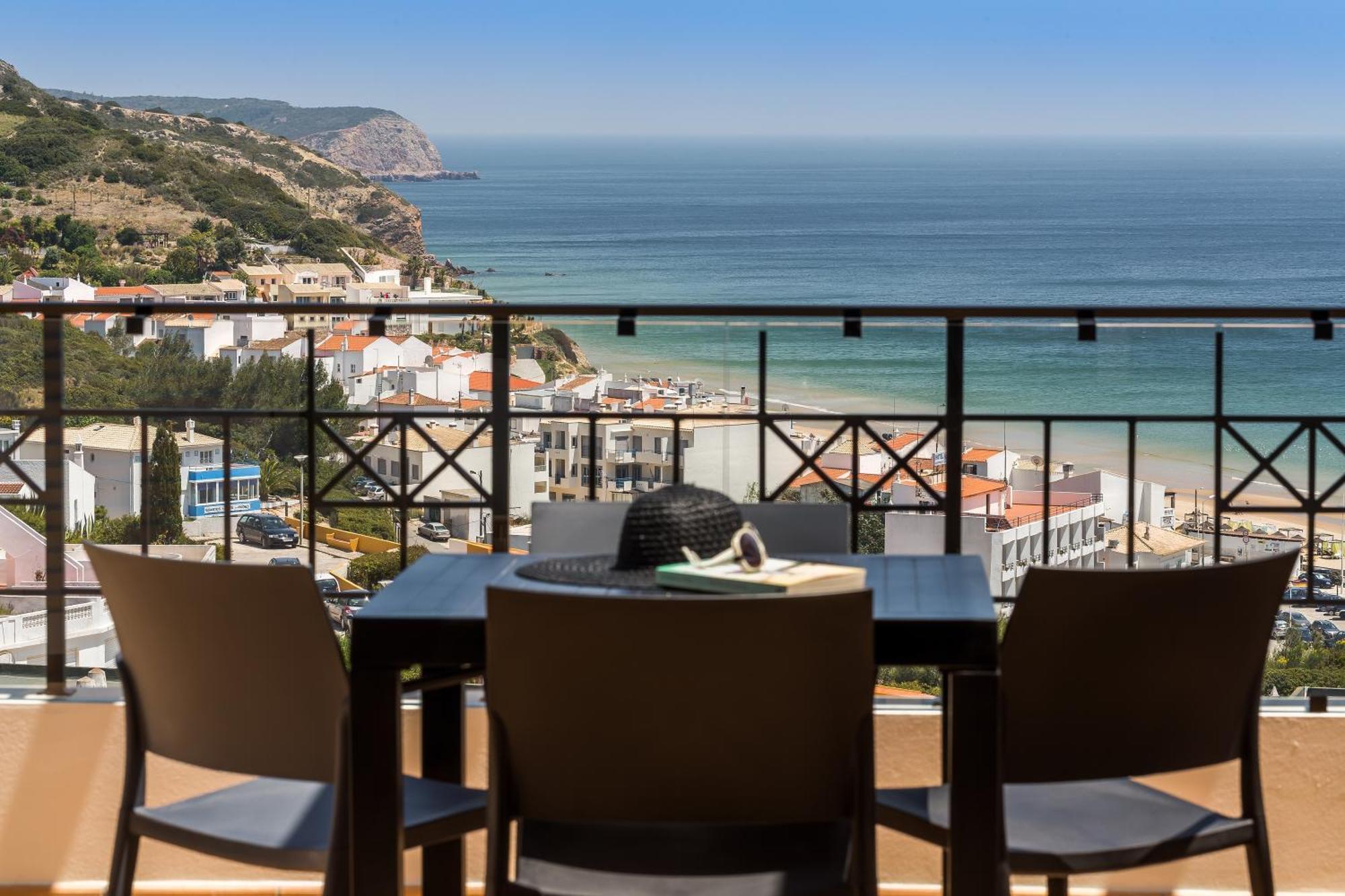 Nau Salema Beach Village Room photo